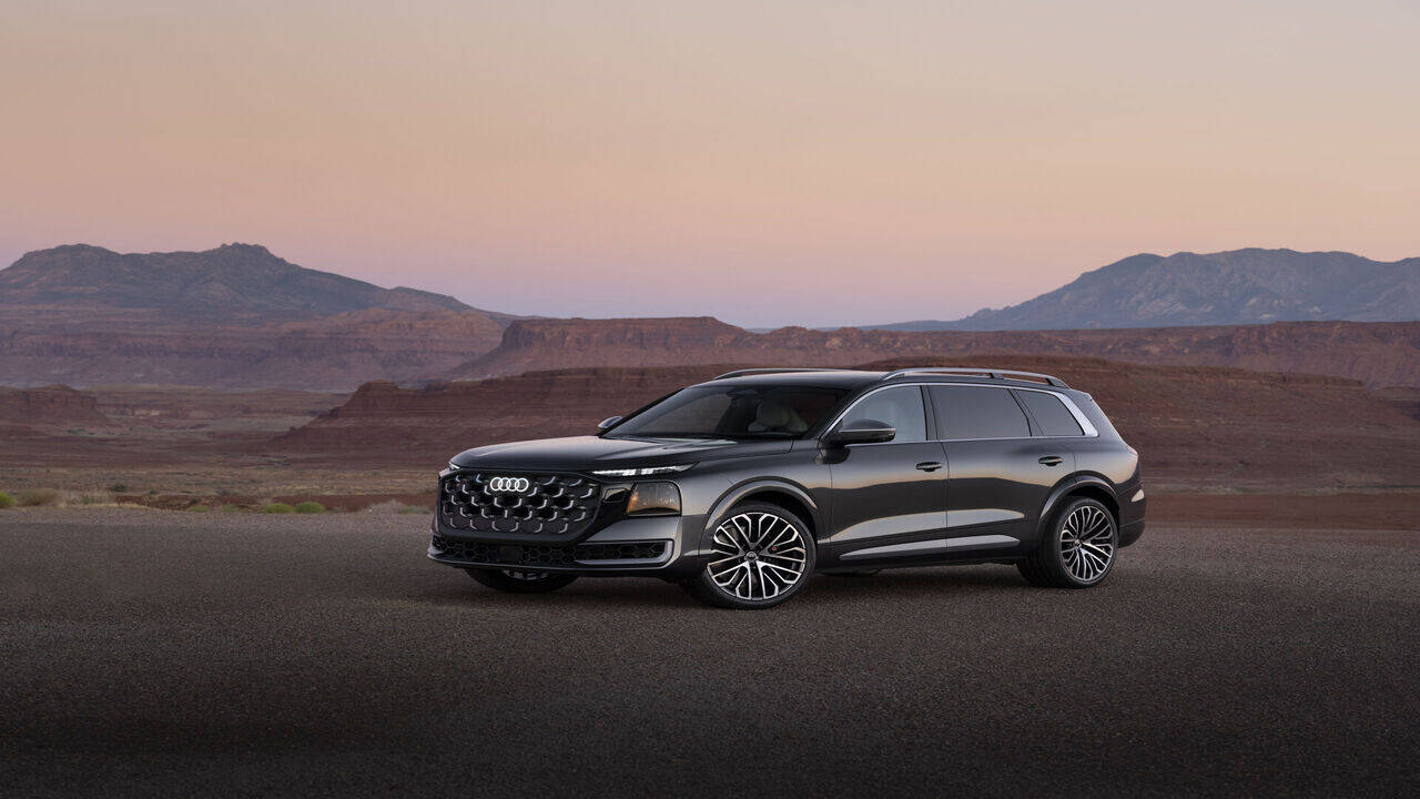 '7 सीटर डिजाइन, पावरफुल इंजन और हाईटेक फीचर्स...' Audi Q9 में दिखा लग्जरी का नया लेवल, यहाँ पढ़े पूरी डिटेल