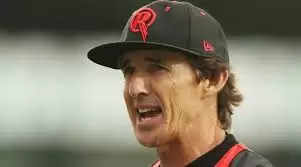 brad hogg-1.jpg