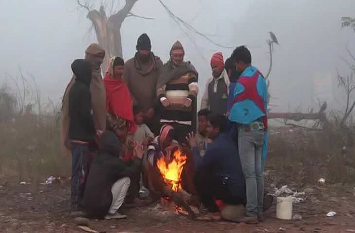 देशभर में कड़ाके की सर्दी और घने कोहरे का कहर, वीडियो में जानें 22 राज्यों में बढ़ी मुश्किलें, &nbsp;यूपी में जीरो विजिबिलिटी