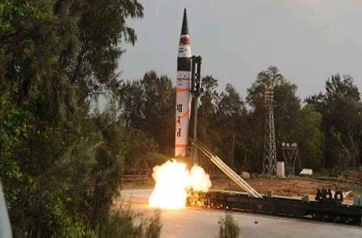 AGNI-3 Missile Test Success: भारत ने फिर दिखाया दम, 3500 किलोमीटर तक मार करने में सक्षम परमाणु मिसाइल, जाने खूबियाँ ​​​​​​​