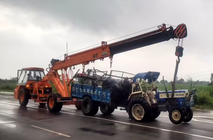 आठ वर्षीय मासूम का दिल दहला देने वाला दर्द, अस्पताल में रोते हुए अपने पिता और दादी को ढूंढता रहा