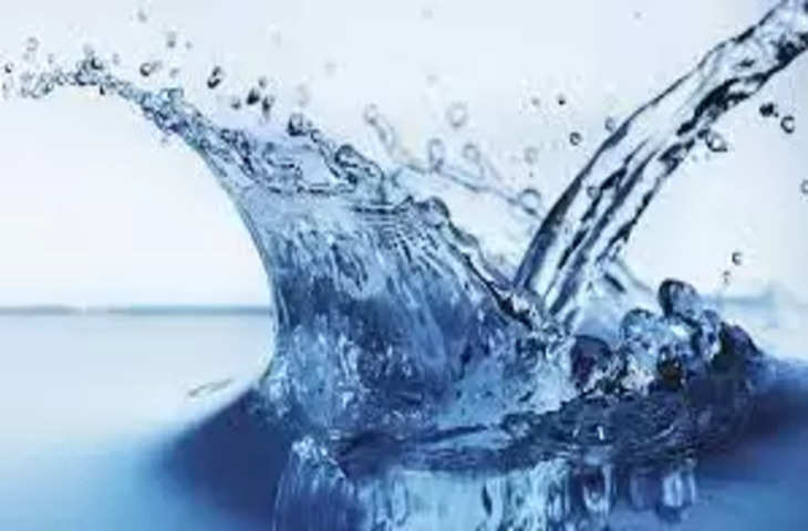 Noida  सोसाइटी के बेसमेंट में जमा हो रहा पानी, निवासी परेशान