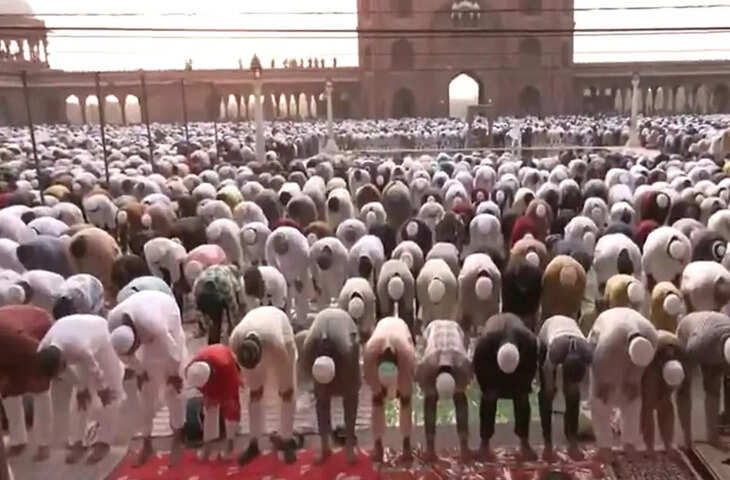 देशभर में धूमधाम से मनाई गई बकरीद, ईदगाहों में उमड़ी भीड़; फुटेज में देंखे कई राज्यों में हाई अलर्ट और ड्रोन से निगरानी