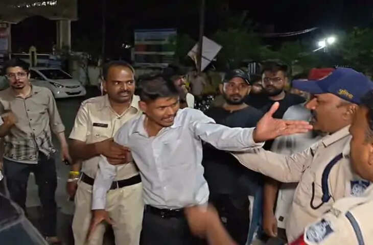 एम्बुलेंस को टक्कर मारने के बाद सड़क पर हंगामा, महिला मरीज को ले जा रही थी गाड़ी; चालक पर नशे में होने का आरोप