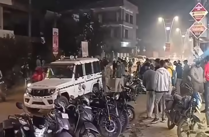 दुर्ग में सैंडविच बेचने वाले को नशेड़ियों ने बेरहमी से पीटा, प्राइवेट पार्ट में मारी लात, एक युवक लहूलुहान