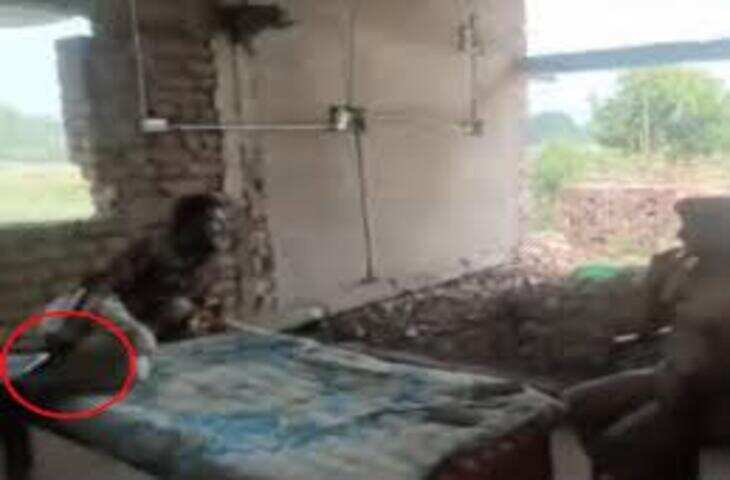 भोजपुर में सनसनीखेज घटना: युवक ने पुलिस पर तानी पिस्टल, वीडियो में देंखे चौकी में फायरिंग; जवाबी कार्रवाई में तनाव