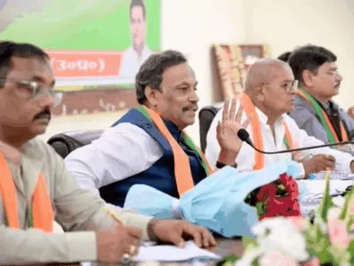 गोरखपुर में विनोद तावड़े की बैठक में संगठन के होमवर्क की हुई पड़ताल, नेताओं से पूछे गए बारीक सवाल