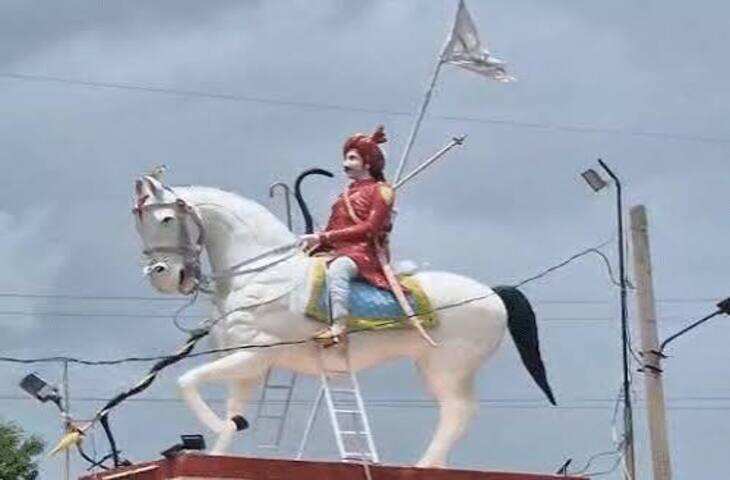 तेजाजी महाराज की अनोखी कथा: सांप से किया वादा निभाने के लिए आगे कर दी अपनी जीभ, वीडियो में देंखे आज भी आस्था का बड़ा केंद्र है खरनाल