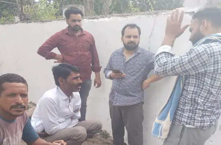 ललितपुर में भीषण सड़क हादसा, कार-बाइक की टक्कर में दो युवकों की मौत