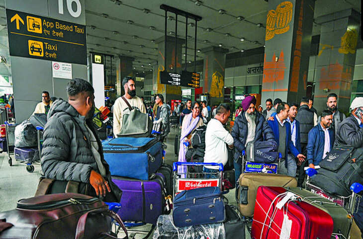 दिल्ली एयरपोर्ट पर इमिग्रेशन चूक मामले में Air India CEO को केंद्र का समन, वीडियो में जानें 3 विदेशी बिना जांच देश से निकले थे