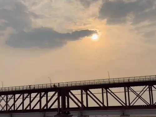 प्रयागराज में बदला मौसम का मिजाज, रात में बारिश के बाद छाए बादल; उमस से नहीं मिली राहत
