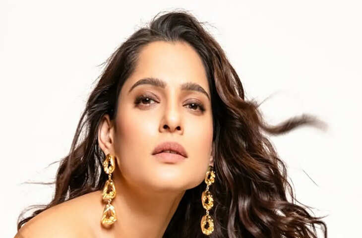 किसिंग सीन के दौरान असहज हो गई थीं प्रिया बापट, वीडियो में बोलीं- 'एक्टर बार-बार मुझे किस करता रहा'