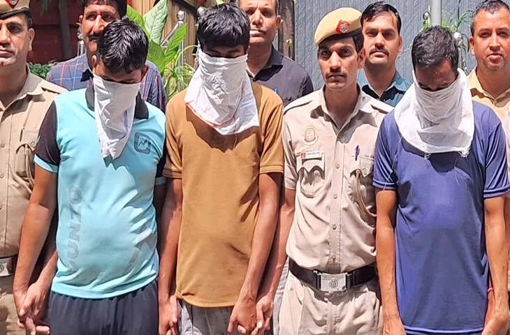 DTC बसों में मोबाइल फोन चोरी कर बांग्लादेश भेजने वाले गैंग का भंडाफोड़, वीडियो में देखें 22 लाख के 31 महंगे मोबाइल बरामद