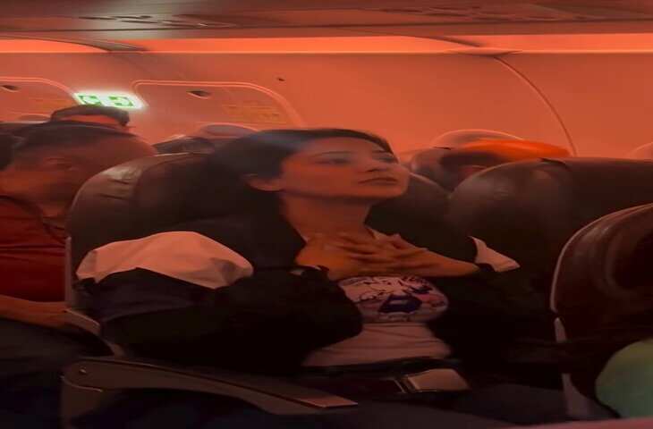 Shehnaaz Gill Flight Viral Video: फ्लाइट में अचानक हुई तेज हलचल, डर से सहमीं शहनाज गिल, हाथ जोड़कर किया 'वाहेगुरु' का जाप