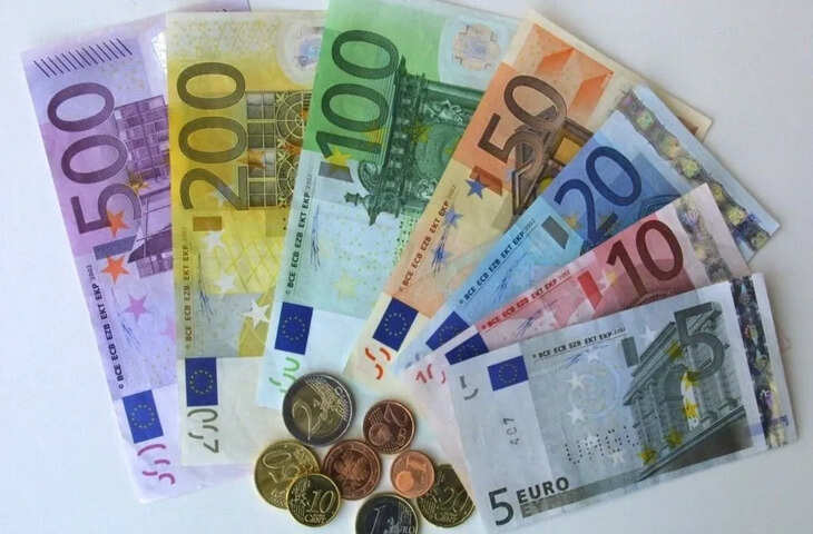 जिस&nbsp;Ireland ने भारतीय टीम को चखाया हार का स्वाद वहां कौन सी करंसी चलती है ?&nbsp;10,000 रुपये की वैल्यू जान रह जाएंगे दंग&nbsp;