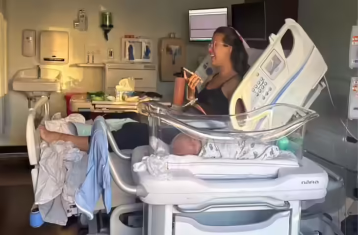 डिलीवरी के कुछ घंटों बाद काम करने वाली पत्नी पर CEO की LinkedIn पोस्ट वायरल, सोशल मीडिया पर छिड़ी बहस