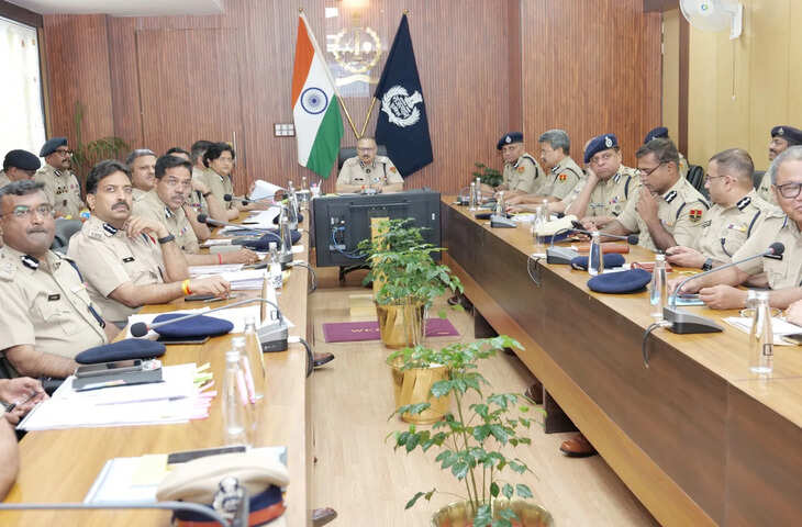 डीजीपी राजीव कुमार शर्मा की सख्त चेतावनी, वीडियो में देंखे अपराध नियंत्रण में लापरवाही बर्दाश्त नहीं, थानों के नियमित निरीक्षण के निर्देश