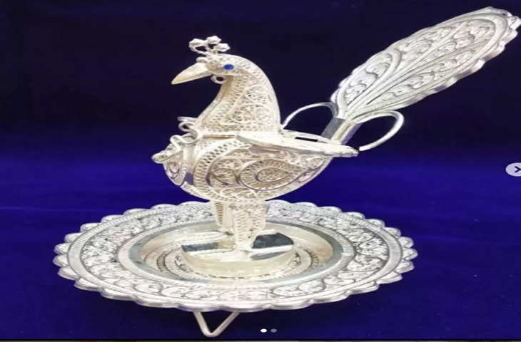 silver peacock vastu tips for home happiness and prosperity