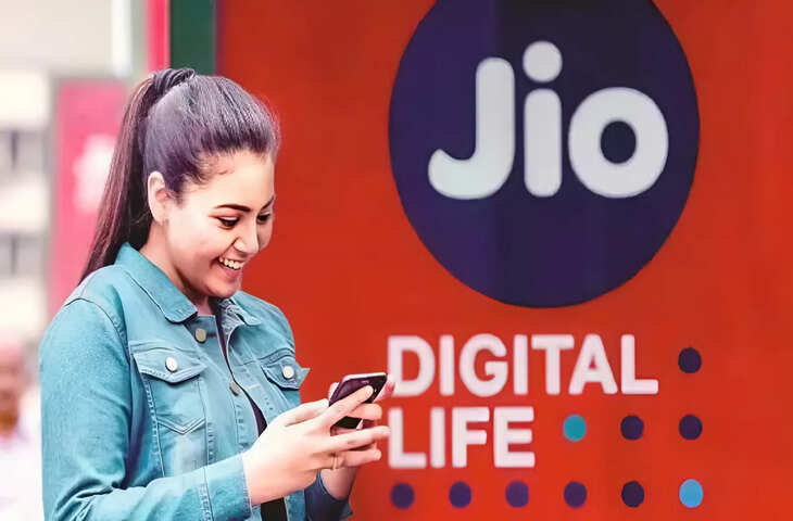 Jio के इस प्लान में सालभर तक नहीं होगी रिचार्ज की चिंता!&nbsp;912.5GB डेटा के साथ मिलेगा कई OTT एप्स का सब्स्क्रिप्शन, जाने कीमत&nbsp;
