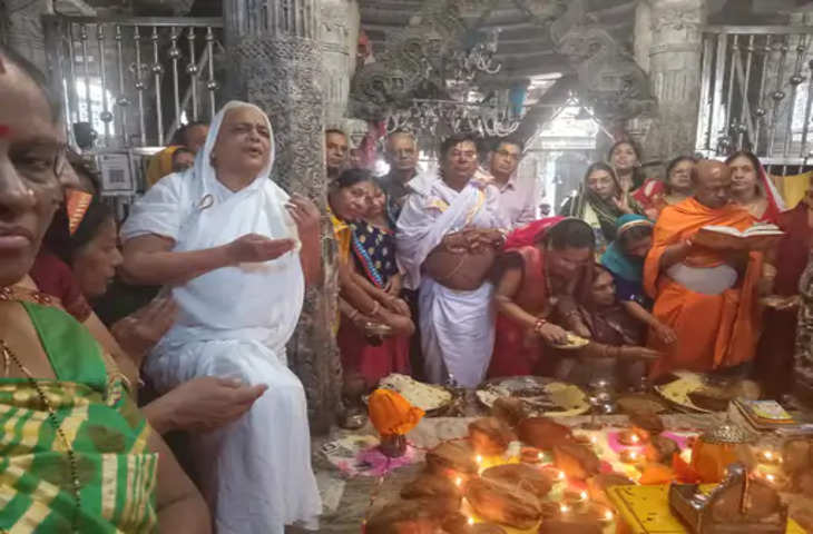 Udaipur भगवान ऋषभदेव मंदिर में भक्तामर विधान कर सुप्रकाशमती ससंघ सम्मेद शिखर की यात्रा रवाना