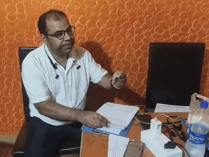 सतना के रेस्टोरेंट में चाउमीन में मिला कीड़ा, ग्राहक की शिकायत पर खाद्य सुरक्षा विभाग ने मारा छापा
