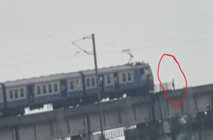 झालावाड़ में रेलवे पुलिया पर शराबी युवक का हाई वोल्टेज ड्रामा, वीडियो में देखें खुदकुशी की धमकी से मची अफरा-तफरी