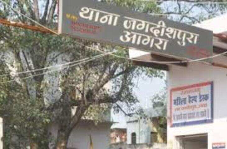 आगरा में युवक का अपहरण कर ट्रेडिंग के नाम पर मांगे रुपये, चलती कार से कूदकर बचाई जान