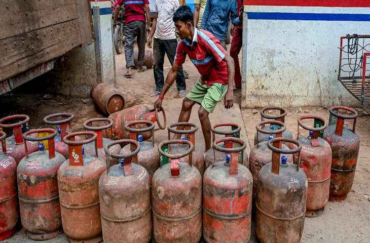 LPG छोड़िए! जंग के बीच कौन-कौन सी गैसों का बढ़ सकता है संकट, कहां-कहां दिखेगा असर, जानें पूरी रिपोर्ट