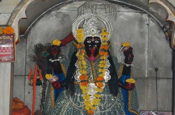 Tulja Bhawani Temple: नवरात्रि से पहले 8 दिन चांदी के पलंग पर विराजती हैं मां भवानी, दशहरे पर 108 साड़ियों में निकलती है पालकी