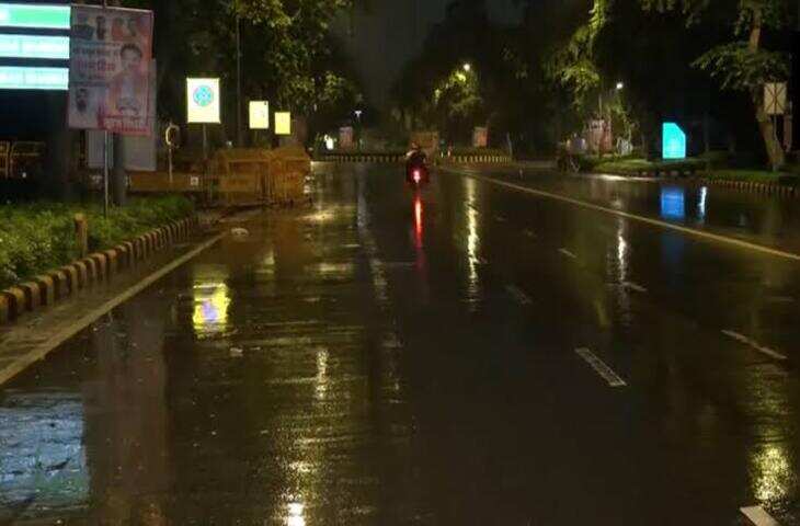 Weather Update Today : दिल्ली में आज बारिश के आसार कम, उमस और गर्मी करेगी परेशान; जानें 29 अगस्त को कैसा रहेगा मौसम