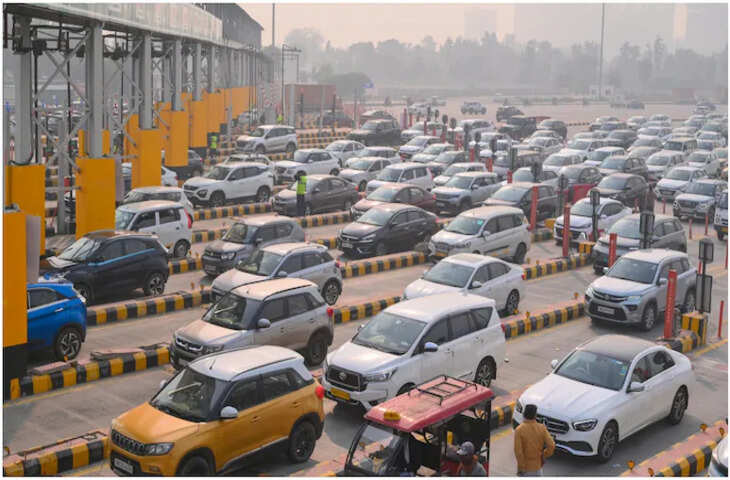 📰 1 अप्रैल से नेशनल हाईवे यात्रा महंगी, टोल दरों में संशोधन लागू; हल्के वाहनों को राहत