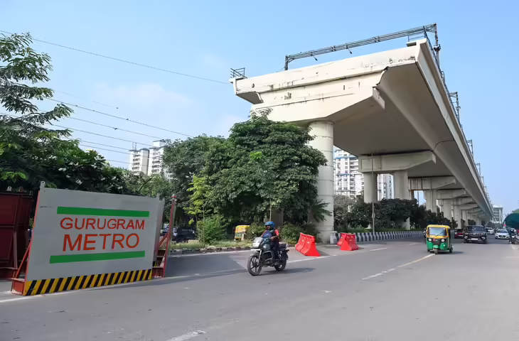 दो फुटओवर ब्रिज बने बाधा, ओल्ड गुरुग्राम मेट्रो परियोजना का निर्माण कार्य अटका