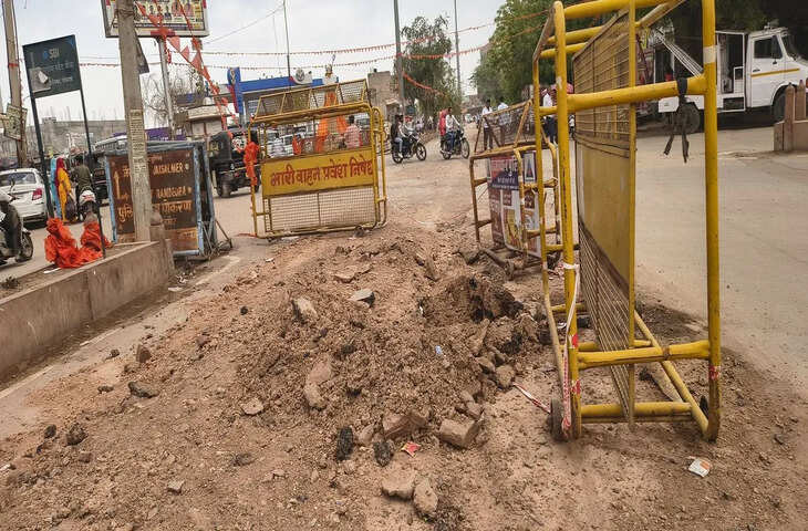 पोकरण में पाइपलाइन खुदाई बनी मुसीबत, समतलीकरण नहीं होने से बिगड़े हालात