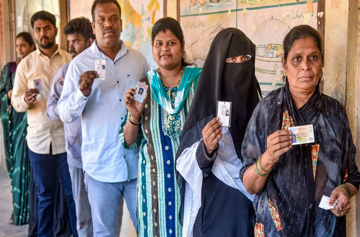 कुल वोटर 21 लाख, 8 लाख के कट गए नाम&hellip; क्या कहती है गाजियाबाद की SIR रिपोर्ट?