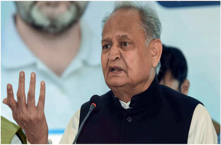 अशोक गहलोत का बयान: &ldquo;मंत्रियों और विधायकों को अपने बेटों को दूर रखना चाहिए&rdquo;, सरकार पर लगाए आरोप