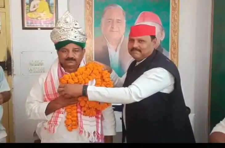 श्यामलाल पाल का जन्मदिन धूमधाम से मनाया, पलिया के सपा नेताओं ने चांदी का मुकुट पहनाकर किया सम्मानित
