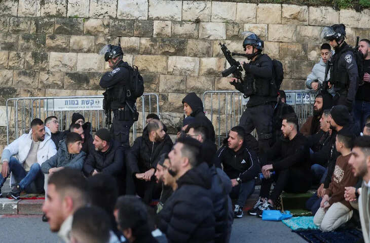 60 साल में पहली बार अल-अक्सा मस्जिद नमाज के लिए बंद, वीडियो में देखें मिडिल ईस्ट में तनाव के बीच पाबंदियां