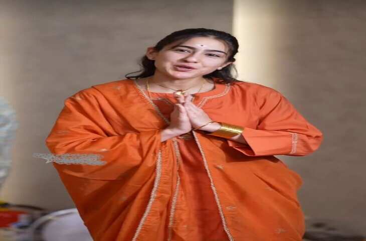 Viral Video: गणेश उत्सव में भगवा ड्रेस में पहुंचीं सारा अली खान, लोगों की नजरें ठहर गईं