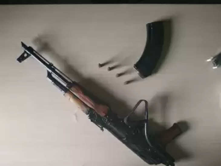 इमरान खान के आवास से लाहौर में AK-47 राइफलें बरामद
