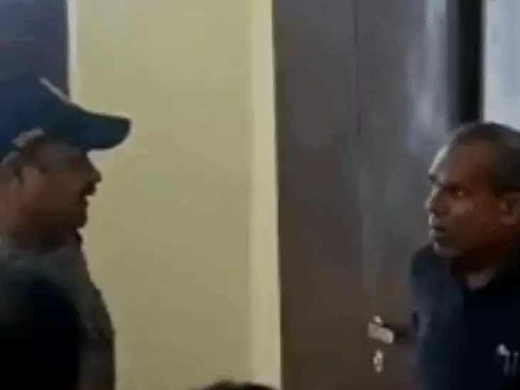 छात्राओं को यूरिन मिला पानी पिलाने के आरोप पर सियासत, पूर्व मंत्री ने राघौगढ़ क्षेत्र की बताई घटना; विधायक ने कहा- तथ्य स्पष्ट हों