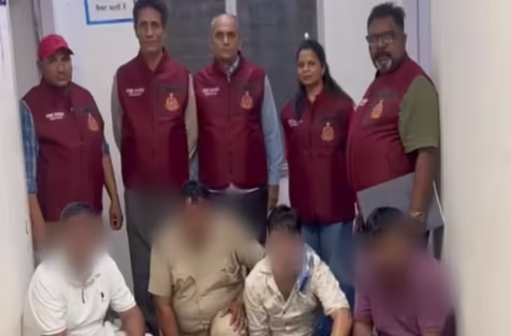 दिल्ली में हनीट्रैप गैंग का भंडाफोड़, डेटिंग ऐप के जरिए फंसाते थे शिकार