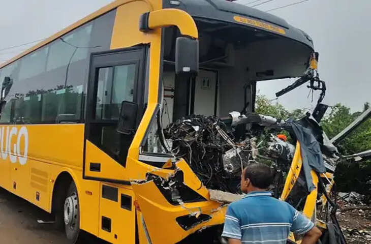 इटावा में बड़ा सड़क हादसा: बनारस से दिल्ली जा रही बस दुर्घटनाग्रस्त, चालक-कंडक्टर की मौत; 25 से ज्यादा यात्री घायल