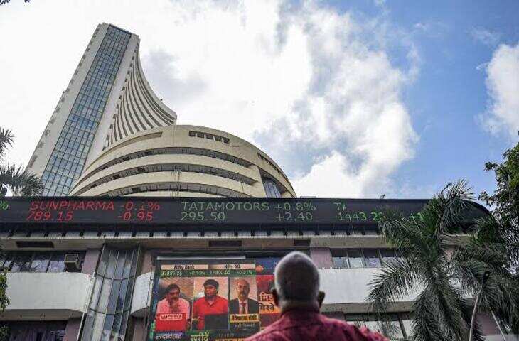 Stock Market Closing :&nbsp;बाजार में फिर बिकवाली हावी, Sensex 281 अंक फिसला; Nifty 24,300 के नीचे बंद​​​​​​​