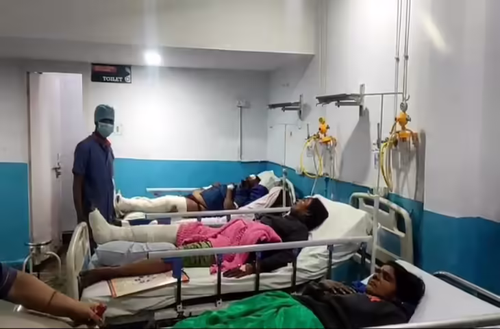 रोहतास में राष्ट्रीय राजमार्ग 19 पर भीषण सड़क हादसा, 1 की मौत और 19 घायल