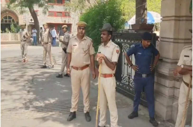 राजस्थान के 4 जिलों में बम ब्लास्ट की धमकी, खाली कराया गया कलेक्ट्रेट परिसर, सर्च जारी