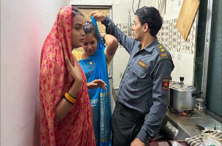 एक नहीं दो शादियां! पहले प्यार से शादी, फिर अरेंज मैरिज,&nbsp;दो बीवियों के साथ खुशहाल जिंदगी जी रहा मुंबई का चौकीदार&nbsp;