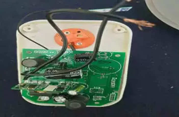 Allahabad इलेक्ट्रॉनिक उपकरणों में लगे एलईडी बल्ब, सिम कार्ड कौशांबी में खौफ 