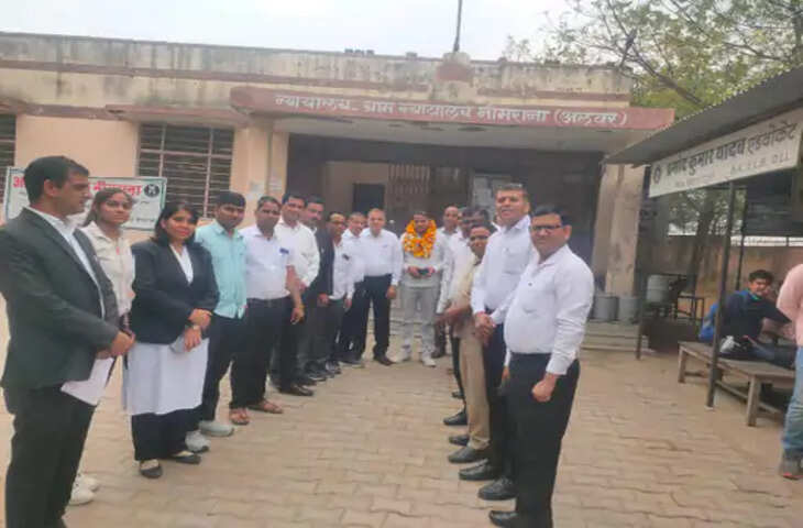 Alwar भामाशाह ने दान की 42 हवाई भूमि : सपेरा समाज के लोगों को सौंपा रजिस्ट्री पत्र