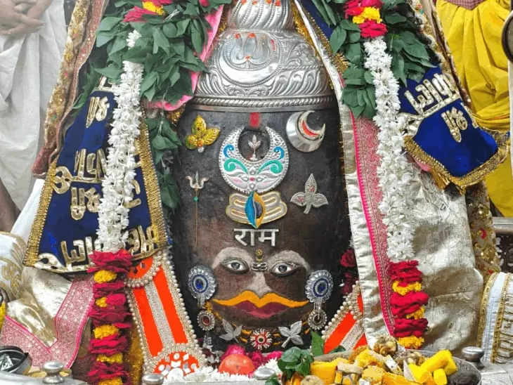 महाकाल मंदिर में भस्म आरती के दौरान खुले कपाट, विधि-विधान से हुआ बाबा महाकाल का पूजन