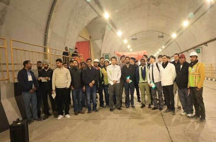 जापानी विशेषज्ञों ने पंडोह-ताकोली बाईपास सुरंग में दरारों का निरीक्षण किया